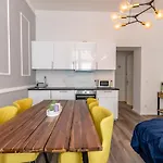 Апартаменты Downtown Bilk